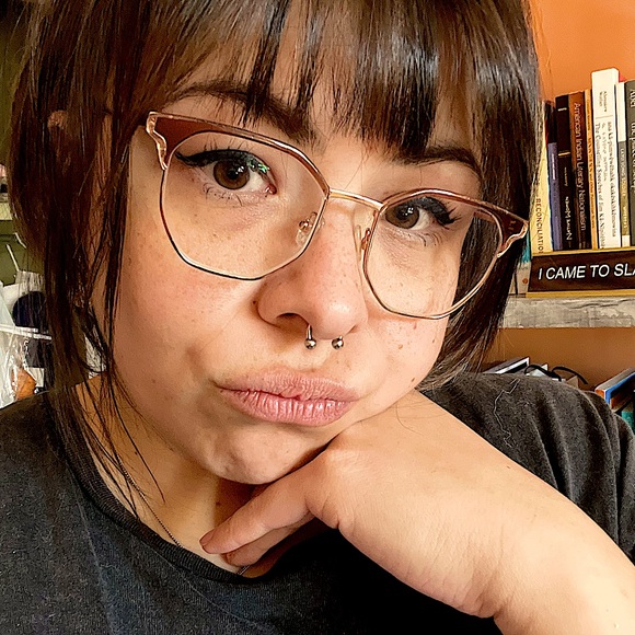 Meet your Posher, Caitlin - Picture 1 of 1